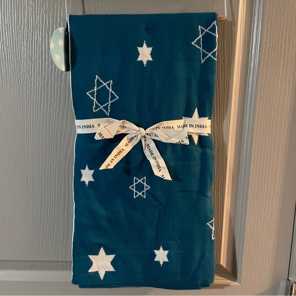 Baby Blanket and Bib Set Hanukkah Blue and Ivory - Picture 6 of 6